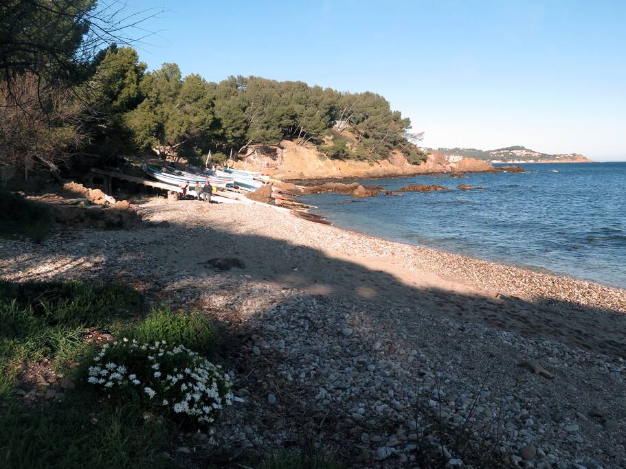 Plage de la Verne à 80 mètres de la maison