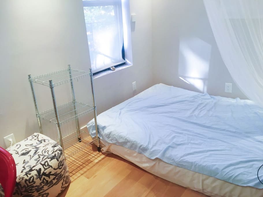 queen-size mattress, good natural lighting