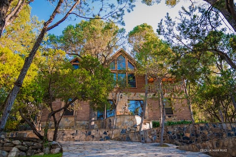 Great Cabin in Arteaga, Coahuila