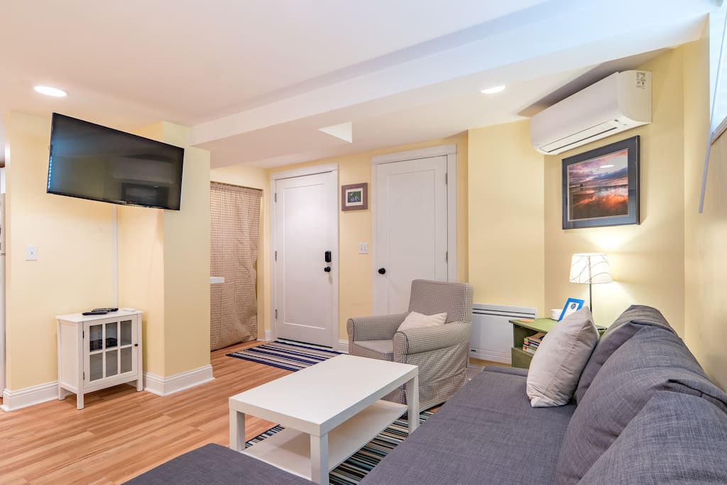 The large flat-screen TV comes with deluxe cable, Netflix, and Amazon Prime.