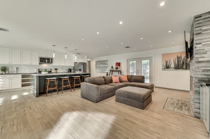 * The DREAM House * Open Design * Fire Pit * W/D