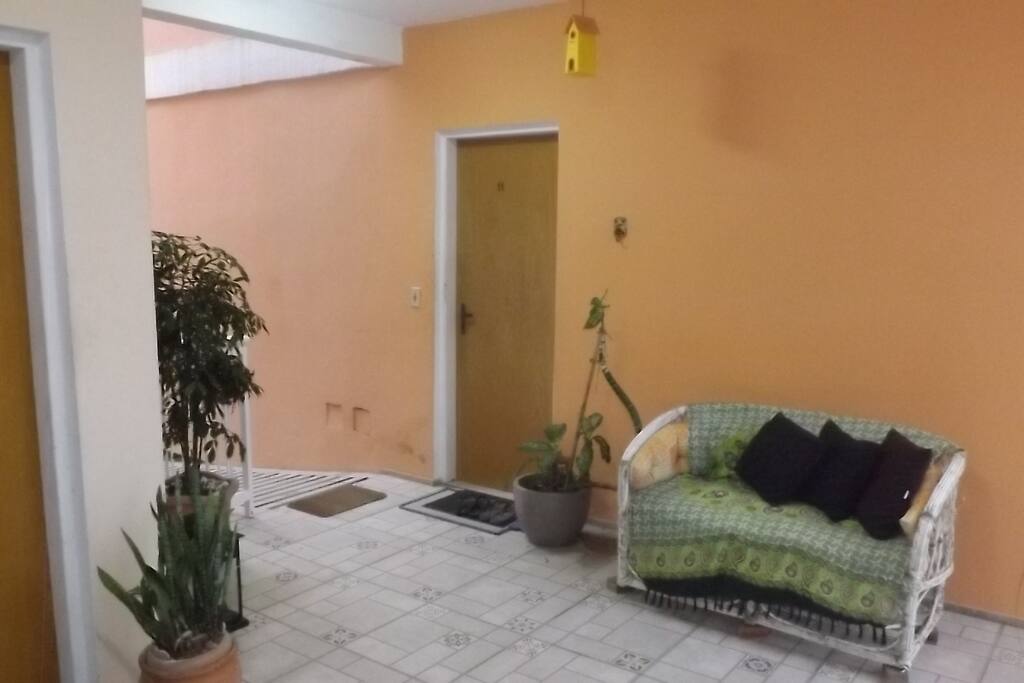 Área comum (entrada do apto)