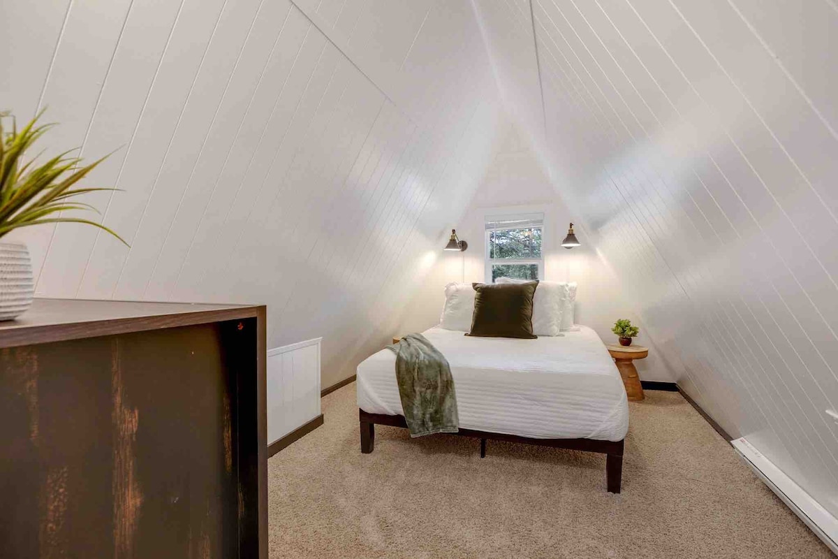 Coyote bedroom