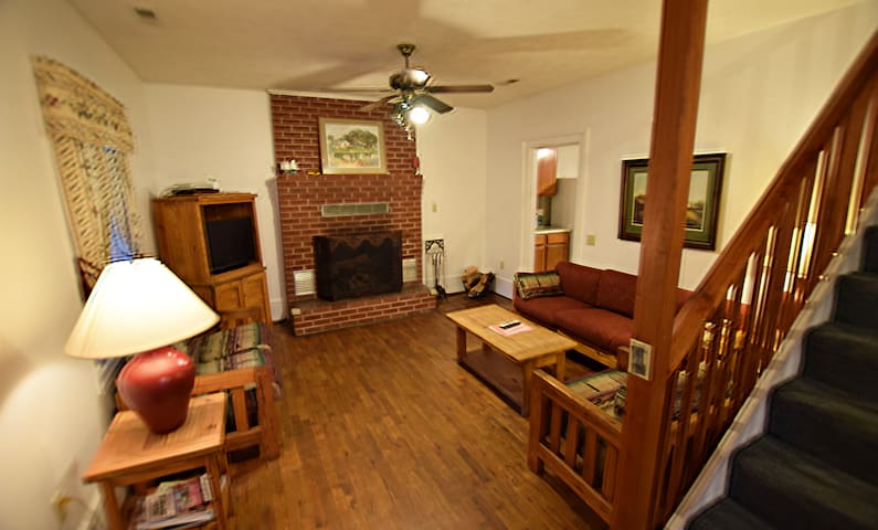 Graves Mountain Farm and Orchards managed Airbnb listing 3