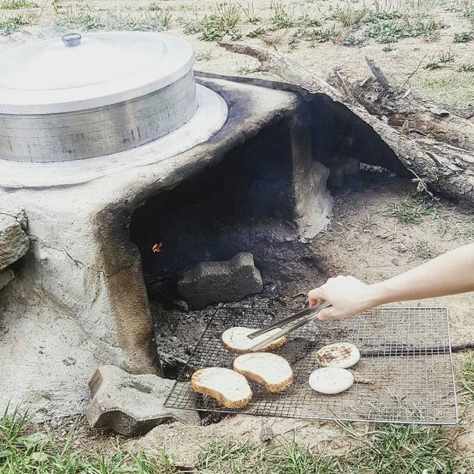 필요하면 바베큐도 가능합니다(장작사용 1만원, 사전에 미리 얘기하시면 고기, 야채 준비가능하며 인당 15천원 입니다)