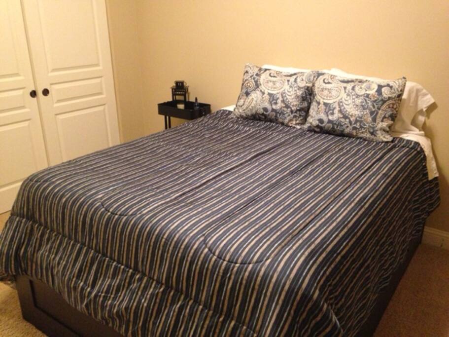 Memory foam queen size bed