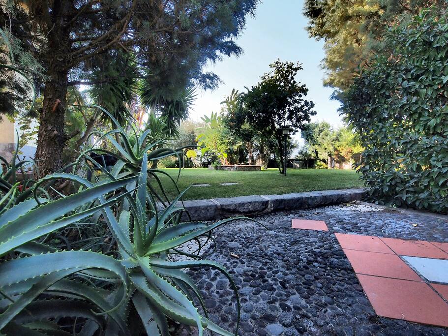 Apartment in Villa in Calatabiano. Panoramic Taormina and Etna View. A few minutes away from GIARDINI NOXOS and 10min far from TAORMINA CENTER. Etna & Vinery are reachable in a overage of 20min by car . . More info SunTripSicily.com