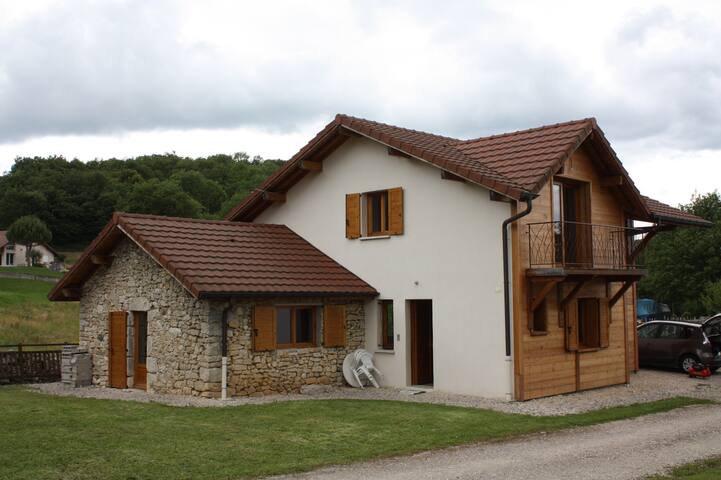 Lac Du Bourget Conjux Maison Entiere 6pers Bebe 3 Bedrooms 1 Bathroom House Conjux France Lac Du Bourget Conjux Maison Entiere 6pers Bebe 3 Bedrooms 1 Bathroom House Conjux France