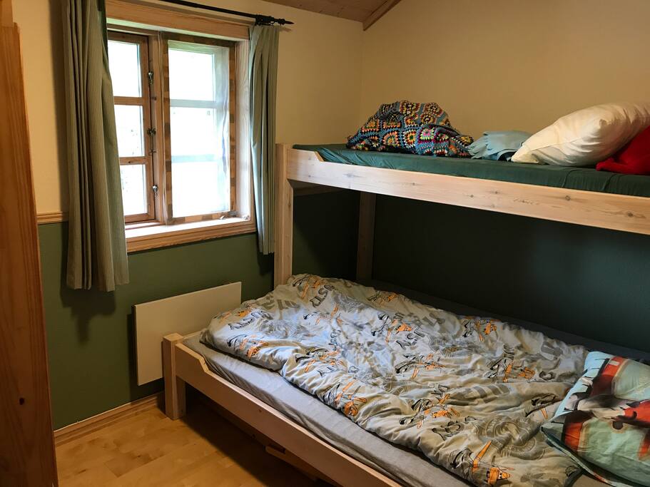 Soverom med familiekøye
