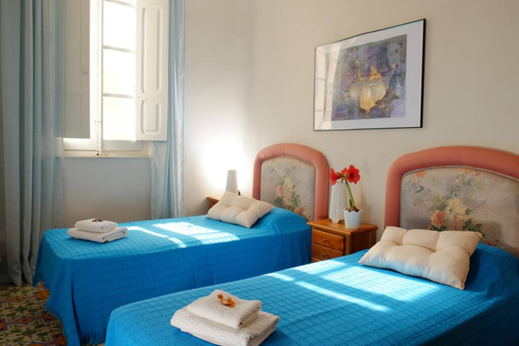 Open Sky Villa, Healthy Holiday Lets