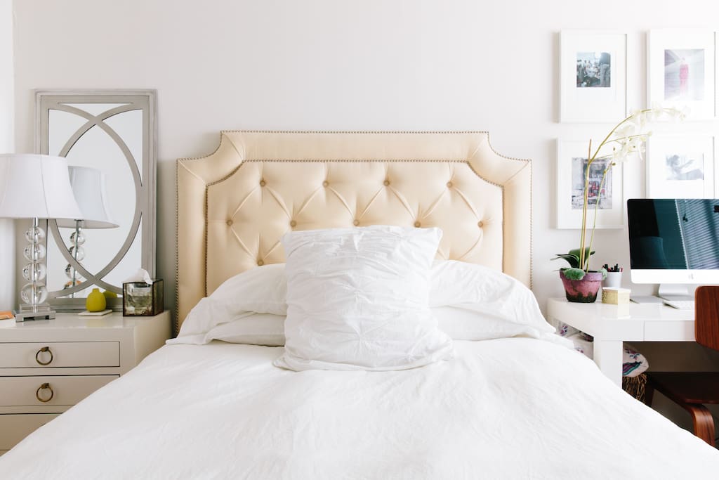 Comfortable queen bed fits 2 people