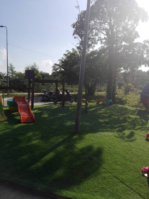 KIDS AREA