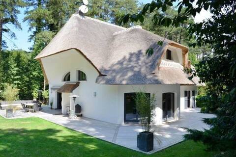 Luxury Villa in Condette