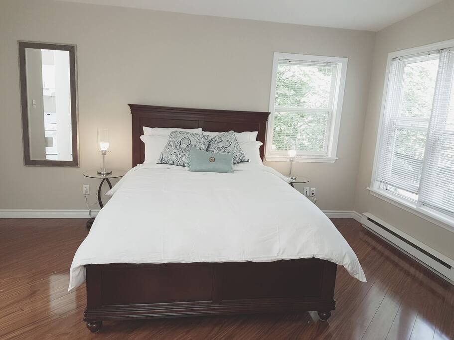 Queen size bed