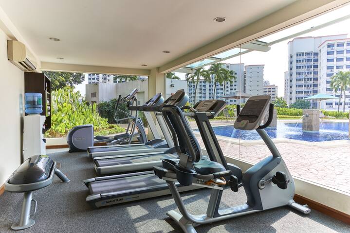 Spacious 3BR Superior in Northeast Singapore gallery image 4