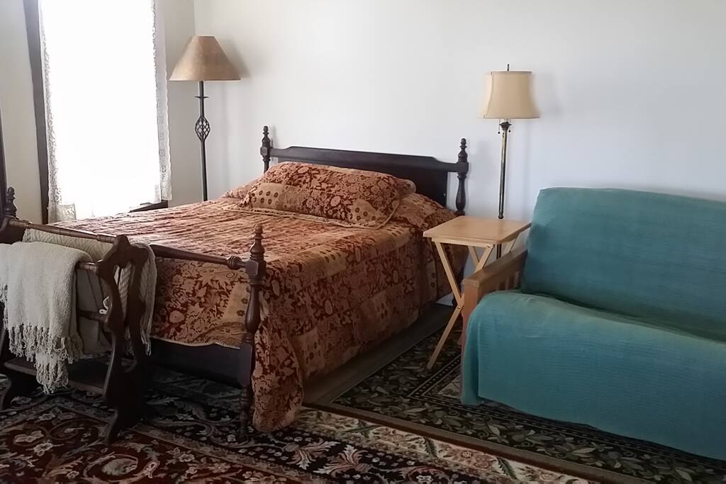 2nd bedroom with futon sofa/sleeper.