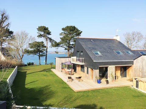 Baie des Anges exceptional waterfront view