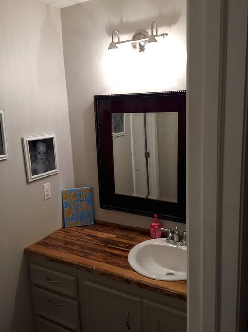hall bath/sink area