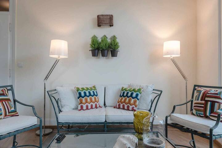 Central Lisbon 5-Bedroom Apartment Near Baixa gallery image 2