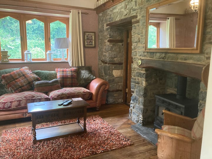 Llandeilo Holiday Rentals & Homes Wales, United Kingdom Airbnb