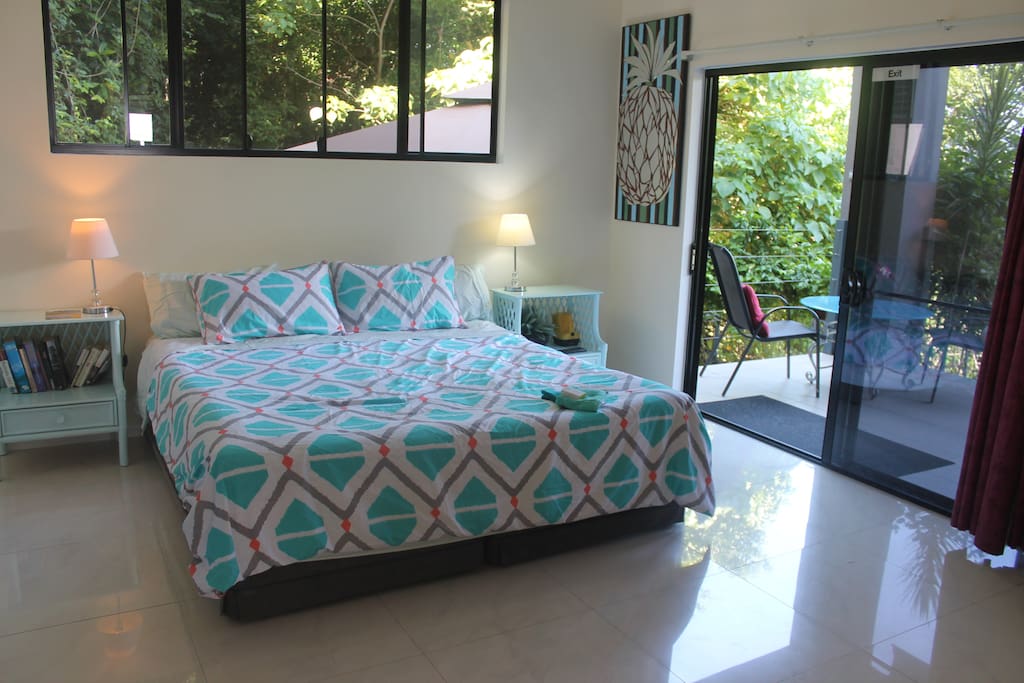 Beautiful air-dried linen in peaceful private setting. There is aircon, tv and fans.