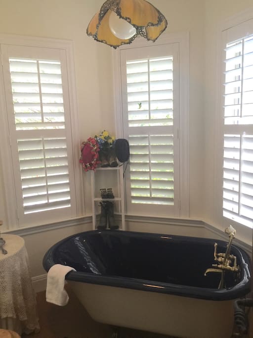 ....and the Den bath to the left.