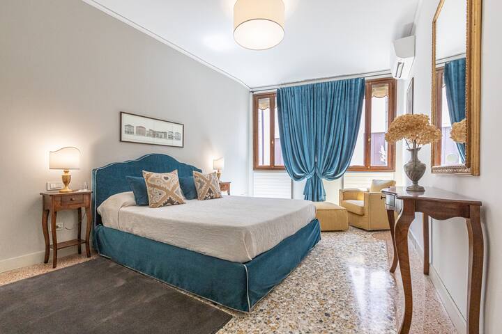 Ca’ Romantica Terrace and Canal View gallery image 4