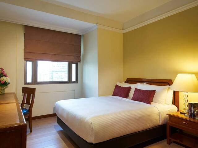 Charming 3BR Apt in the Heart of Orchard Road gallery image 3