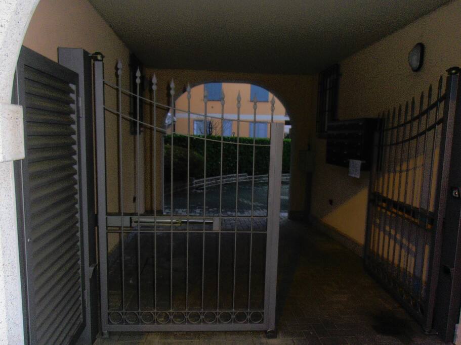 Entrata esterna palazzina