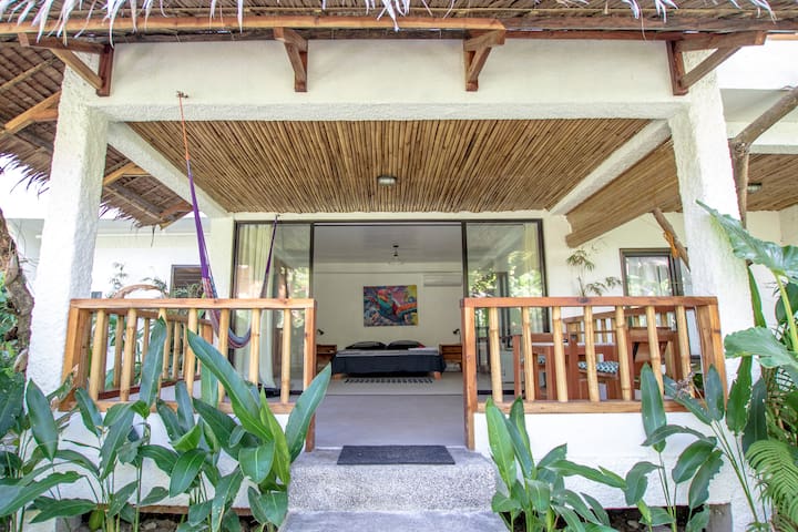 Bamboo Bungalows Rest House (AC K)
By White Beach