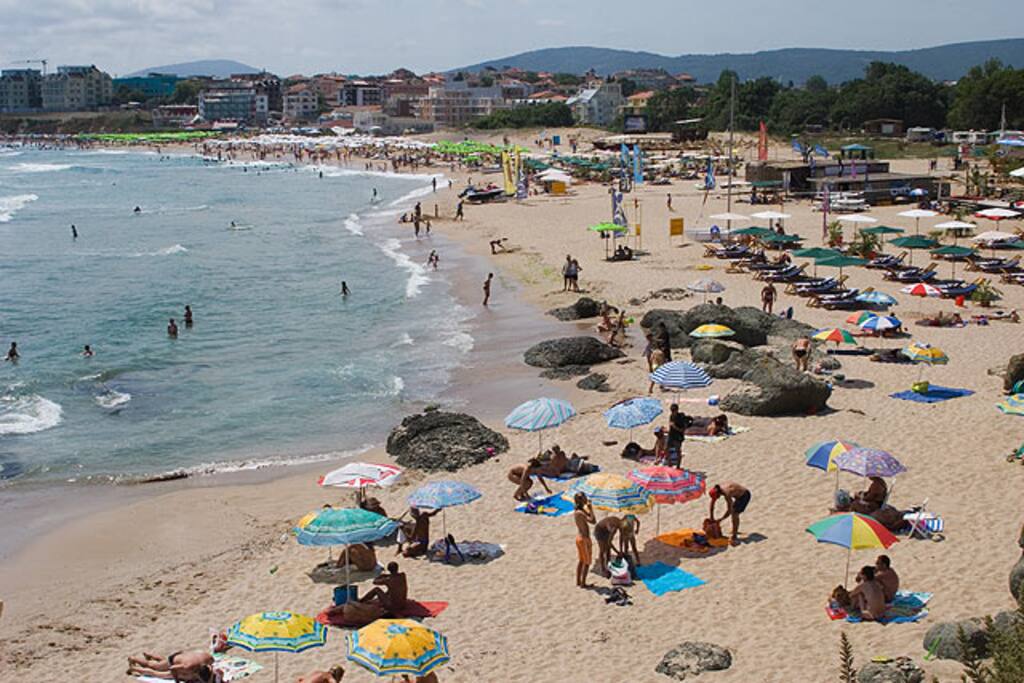 beach 5 minutes away