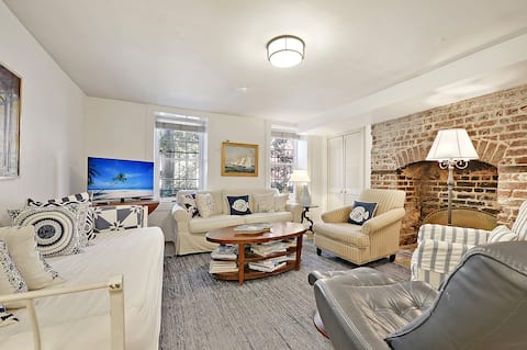 Coastal Style: Beautiful Fully Equipped Suite