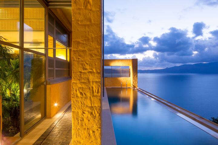 Outdoor Jacuzzi ★Unique Architecture★Top seaview gallery image 3