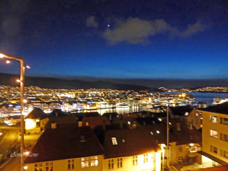Kveldsbilde av Bergen / Bergen by night