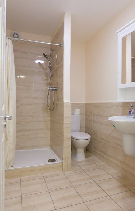 Bedroom 1 En-suite