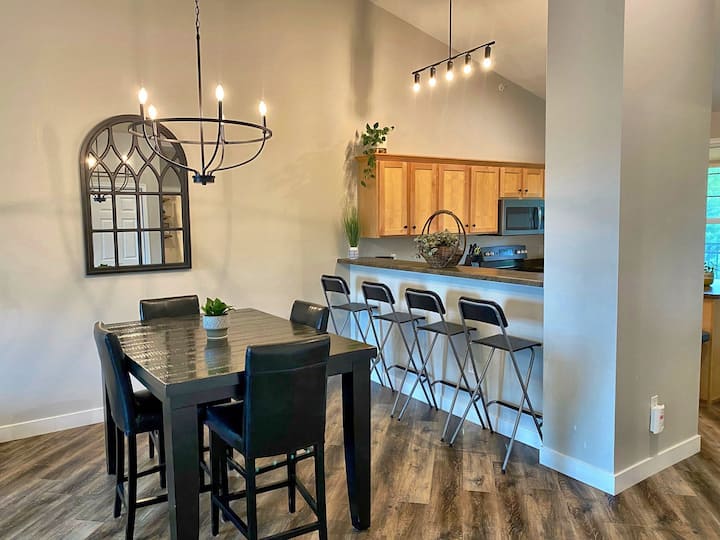 Iowa City Vacation Rentals Airbnb
