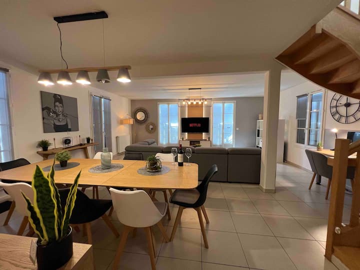 Premium Villa With Jacuzzi Disneyland Villas For Rent In Magny le premium-villa-with-jacuzzi-disneyland-villas-for-rent-in-magny-le