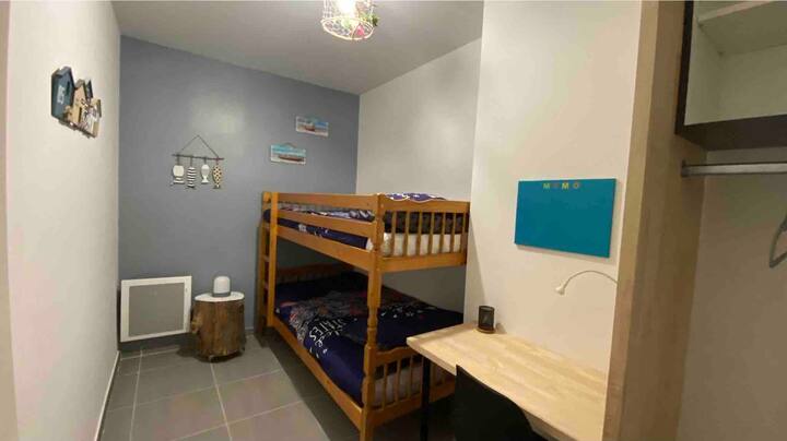 Habitación infantil. Esquina de escritorio