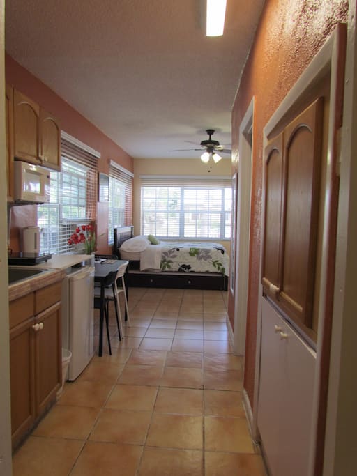 Spacious and functional with great views of the garden. Full size bed with full size trundle bed.