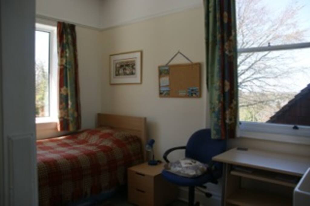 Single bedroom (self-contained)