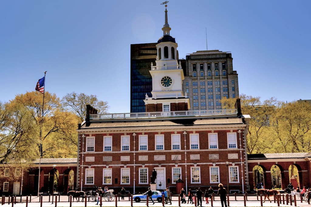 Independence Hall fewer than 10 minutes away by foot.