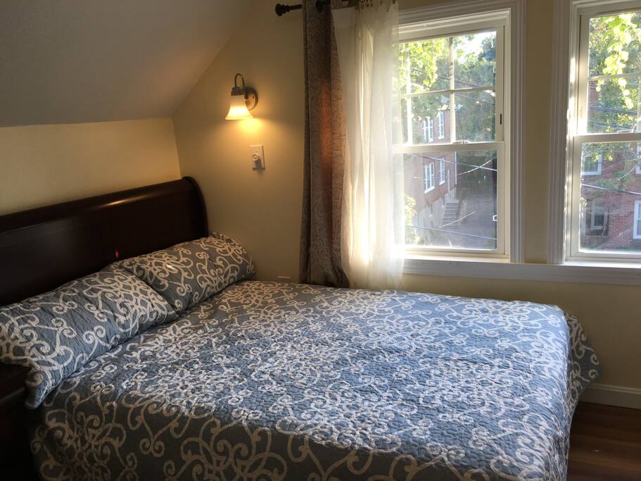 Full size bed