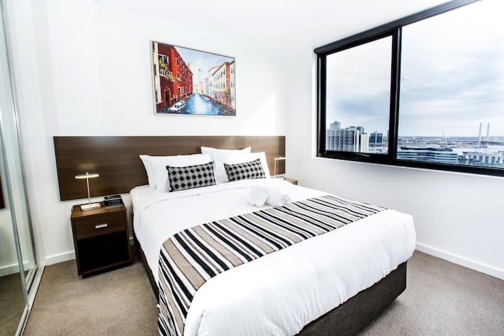 Two-BedroomTwo-Bath Executive Apartment LowerLevel gallery image 2