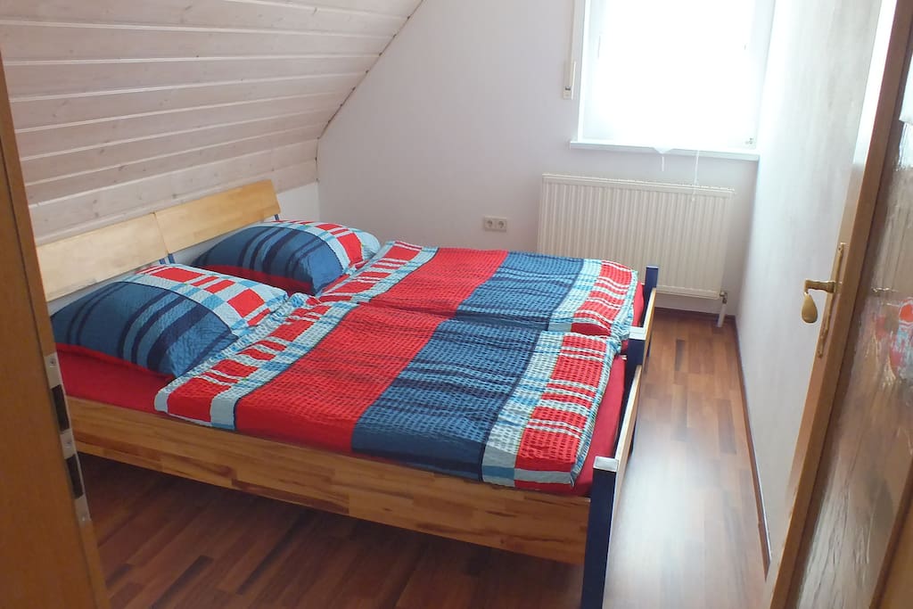Schlafzimmer 2