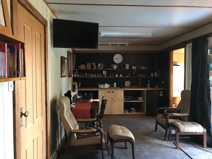 Bluegum Views Bungalow With Full Ensuite Bathroom - Gippsland