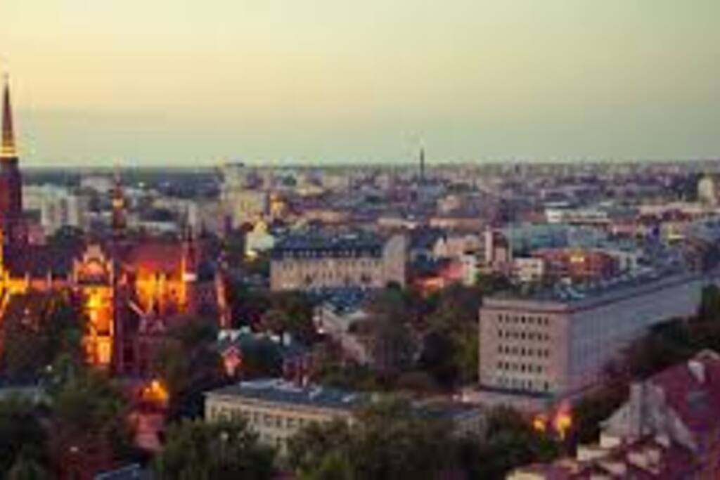 Panorama Pragi -tej dzielnicy Warszawy, w której znajduje się pokój