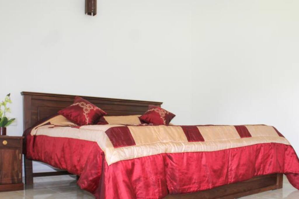 Double Bed + ventilator