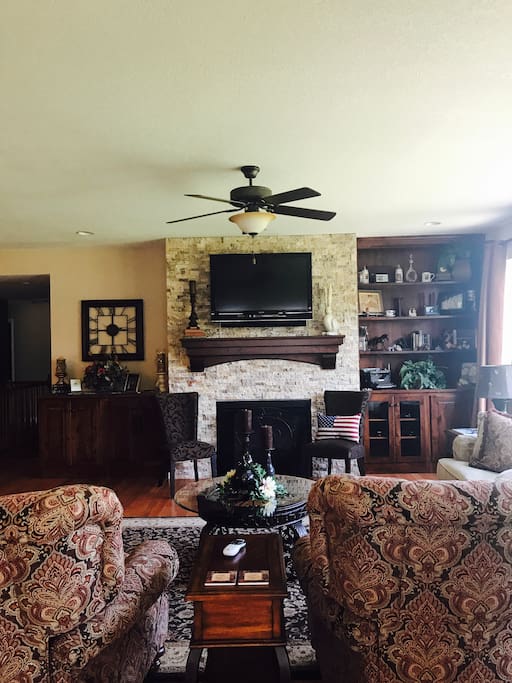Open concept living, dining and kitchen. Great for large family gatherings