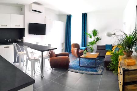 Beautifully bright apartment in Old Town St Tropez