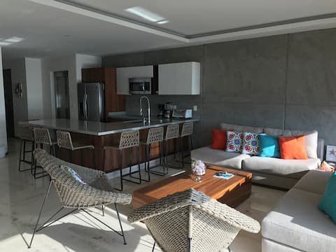 LAS BRISAS DEPARTAMENTO. Acceso directo al mar